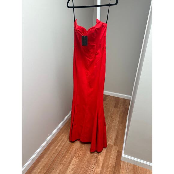 NEW NWT Michael Costello Revolve Billie Gown in Red size Large - Picture 5 of 7
